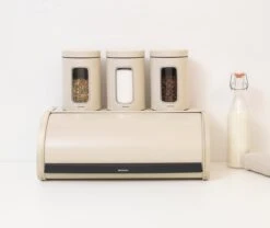 Brabantia Broodtrommel - Met Schuifdeksel - Soft Beige -Dagelijkse Benodigdheden Winkel 1200x1012 2