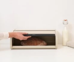 Brabantia Broodtrommel - Met Schuifdeksel - Soft Beige -Dagelijkse Benodigdheden Winkel 1200x1012