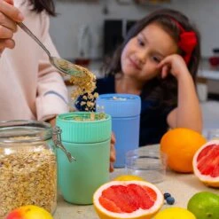 Coninx Yoghurtbeker To Go - Muesli Beker To Go - Lunchbeker - Mueslibeker 640ml (450ml+190ml) - Groen 18 Coninx Yoghurtbeker To Go - Muesli Beker To Go - Lunchbeker - Mueslibeker 640ml (450ml+190ml) - Groen -Dagelijkse Benodigdheden Winkel 1200x1200 516