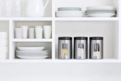 Brabantia Voorraadbus - 1,4 L - Matt Steel Fingerprint Proof / Matt Black Deksel - Met Venster 17 Brabantia Voorraadbus - 1,4 L - Matt Steel Fingerprint Proof / Matt Black Deksel - Met Venster -Dagelijkse Benodigdheden Winkel 1200x800 3