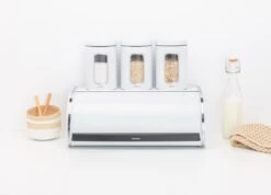 Brabantia Broodtrommel - Met Schuifdeksel - White -Dagelijkse Benodigdheden Winkel 1200x867